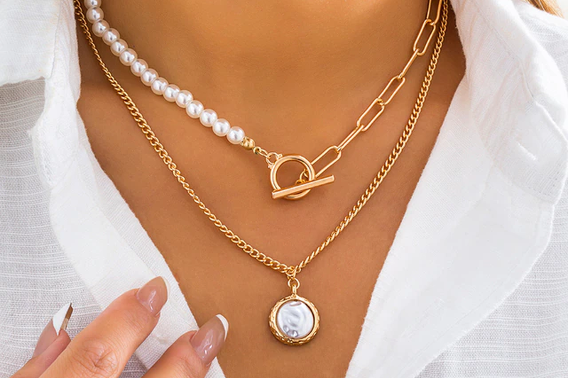 Vintage Pearl Necklace in Multi-Layer Design