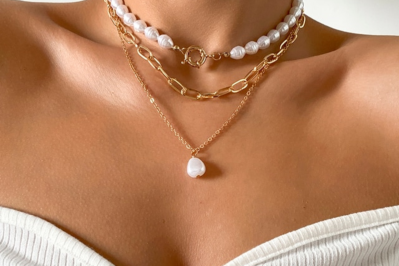 Vintage Pearl Necklace in Multi-Layer Design