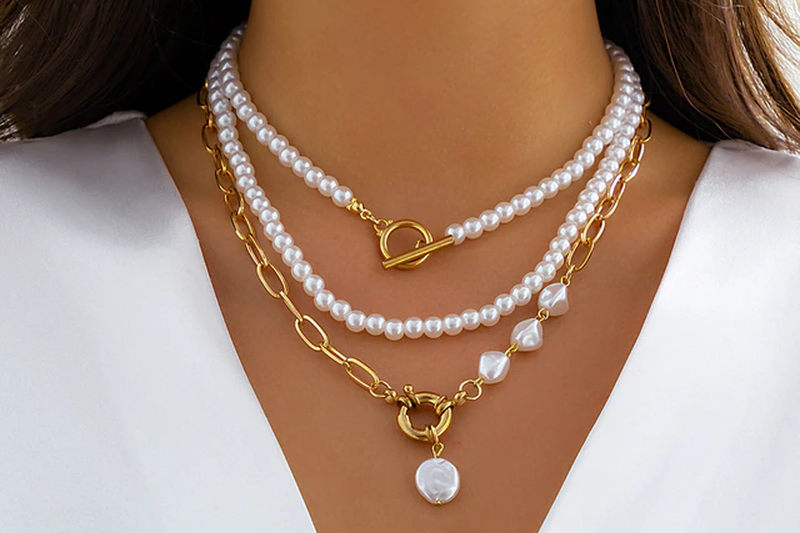 Vintage Pearl Necklace in Multi-Layer Design