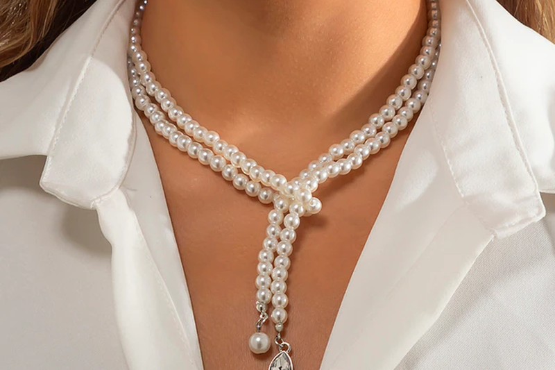 Vintage Pearl Necklace in Multi-Layer Design